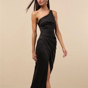 Lulu's Chic Black One-Shoulder Maxi Dress